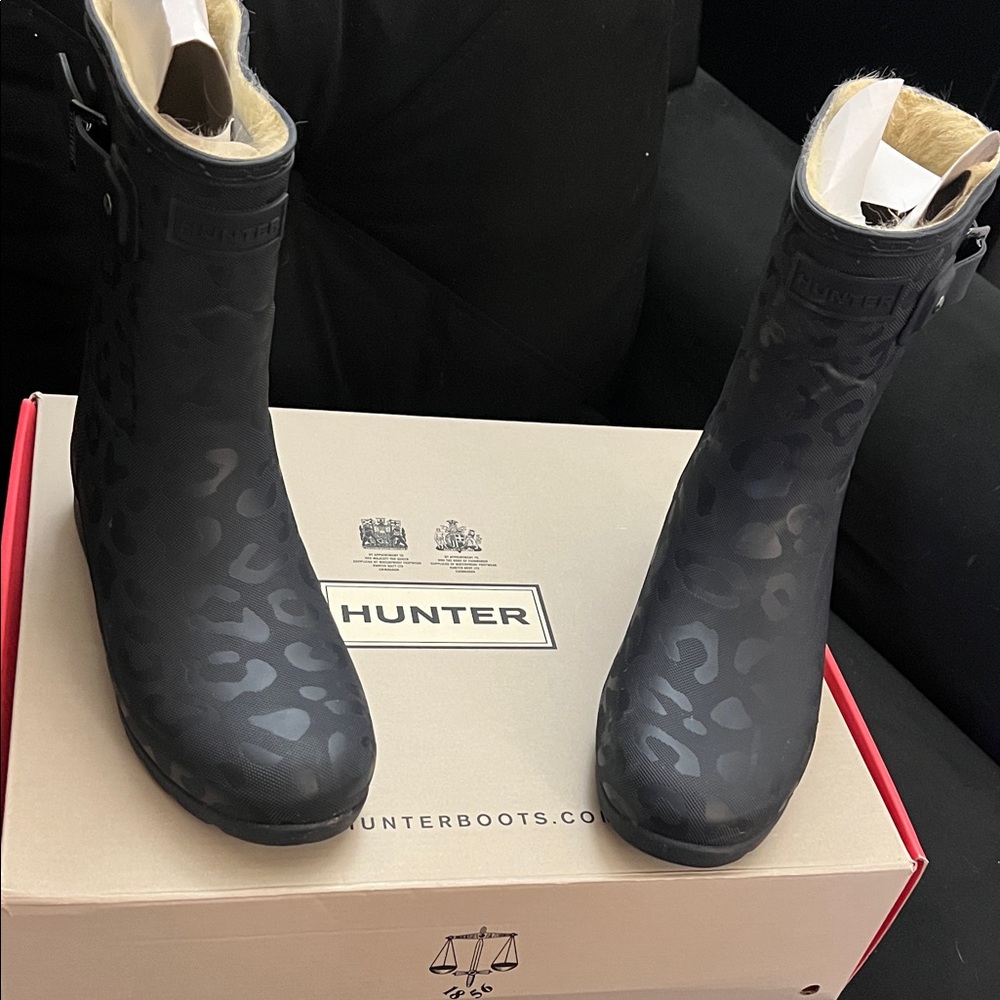 Hunter Women's Navy Leopard Rain Boots